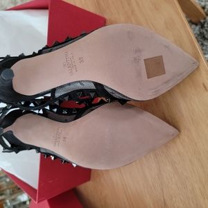 Valentino heel authentic size 8 black/beige mesh